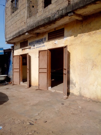 ici-g&icirc;t le centre secondaire de la mairie du quartiercredit photo: Faty